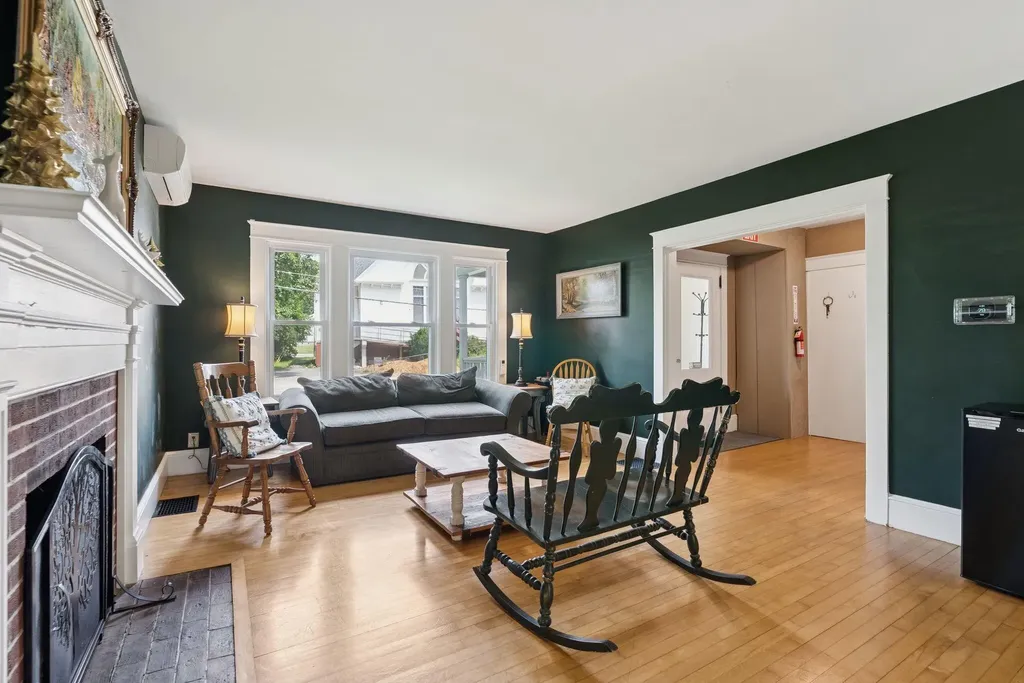 14 Yarmouth Road Gray ME 04039