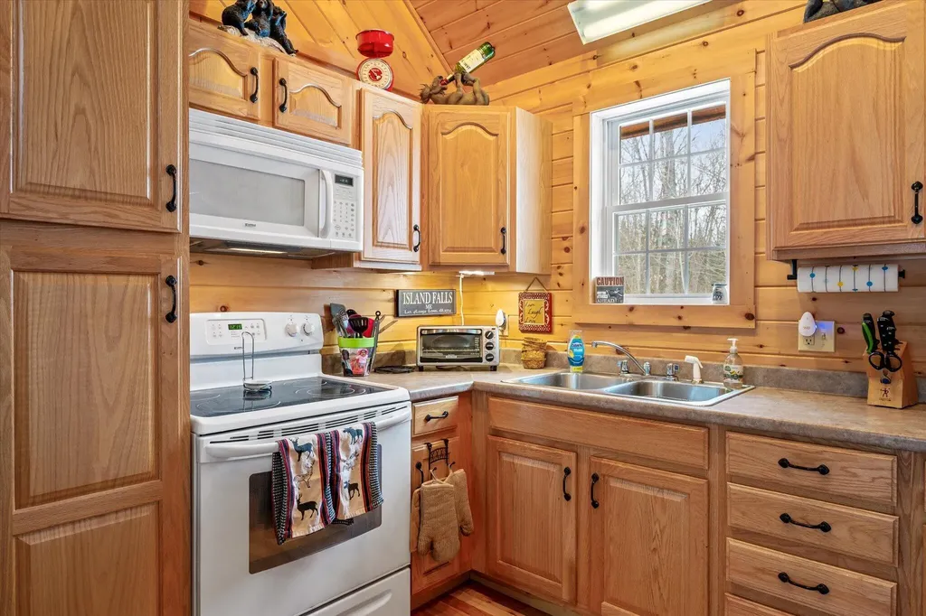 25 Wisdom Road Island Falls ME 04747