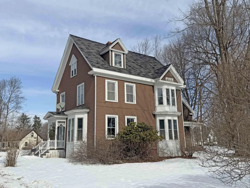 9 Chapel Street Ellsworth ME 04605