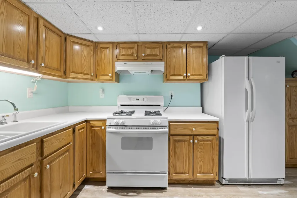 6 Lufkin Lane Mercer ME 04957