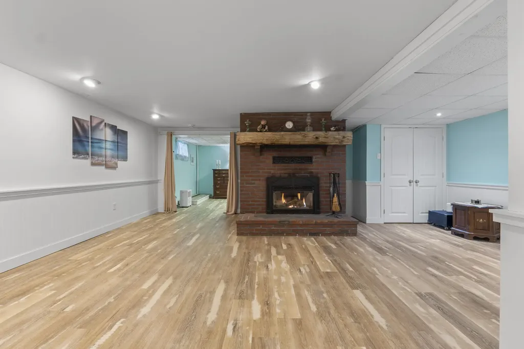 6 Lufkin Lane Mercer ME 04957