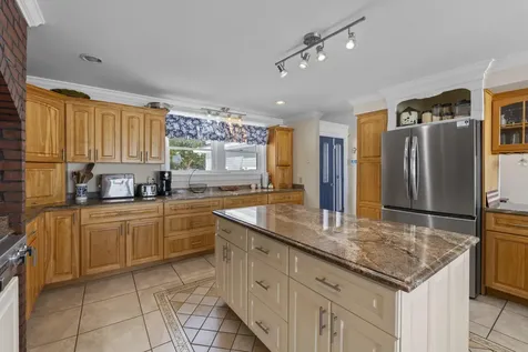 6 Lufkin Lane Mercer ME 04957