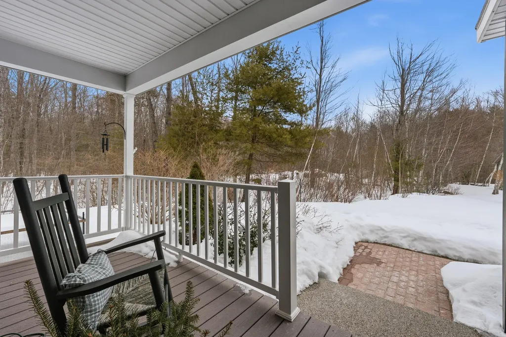 42 Caslyn Drive Eliot ME 03903