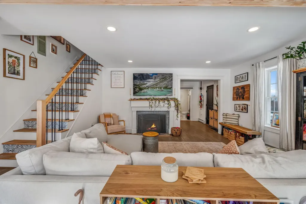 32 Northern Avenue Hampden ME 04444