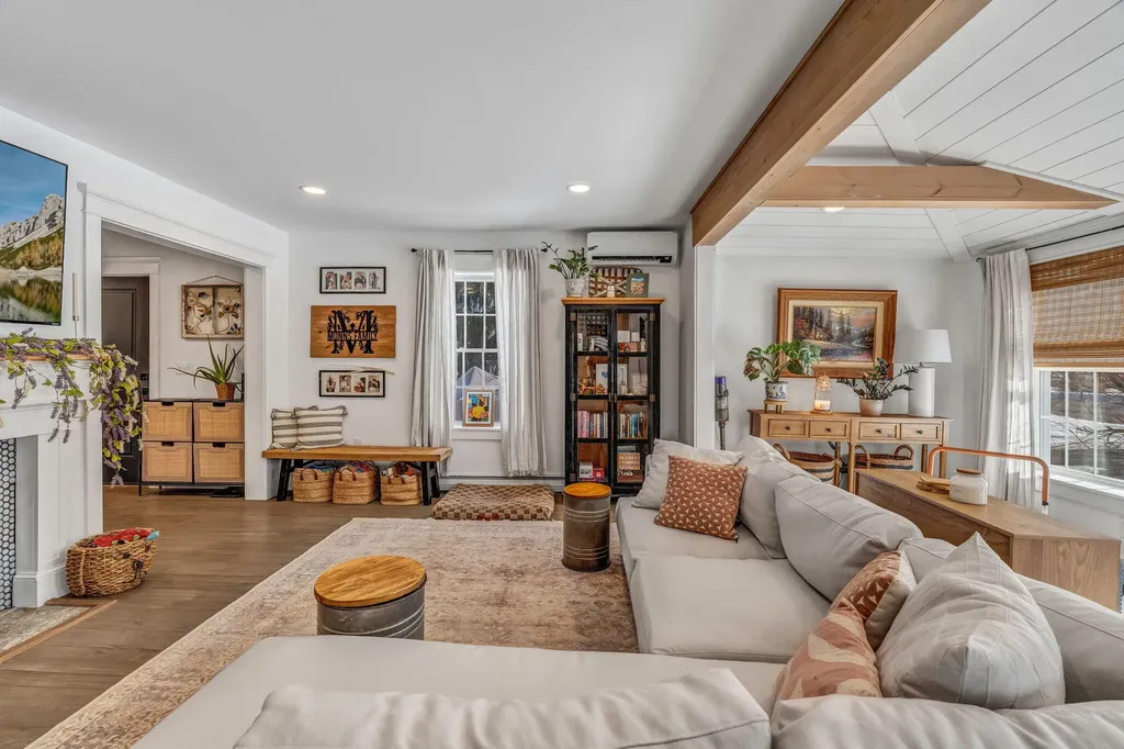 32 Northern Avenue Hampden ME 04444