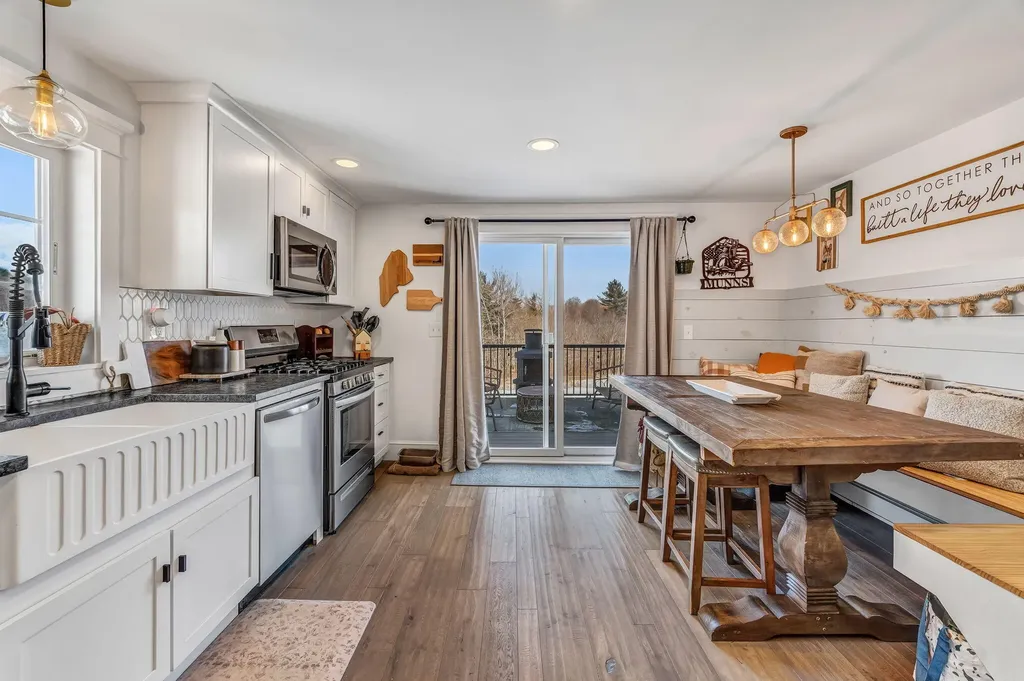 32 Northern Avenue Hampden ME 04444