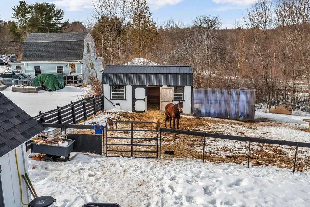 32 Northern Avenue Hampden ME 04444