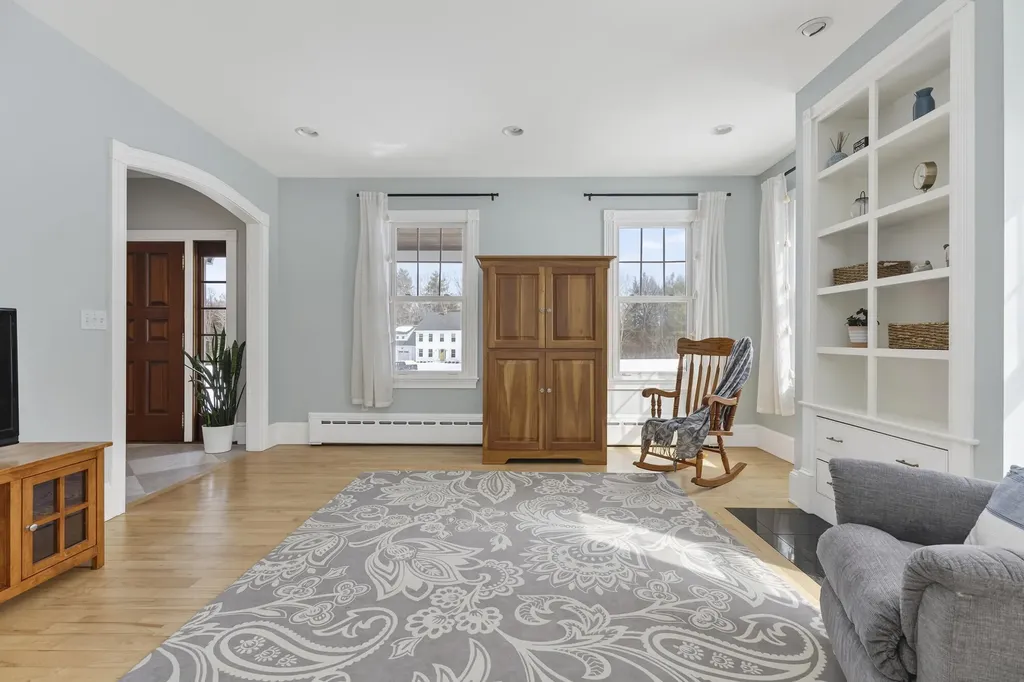 8 Martin Drive Gorham ME 04038