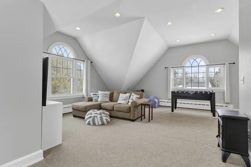 8 Martin Drive Gorham ME 04038