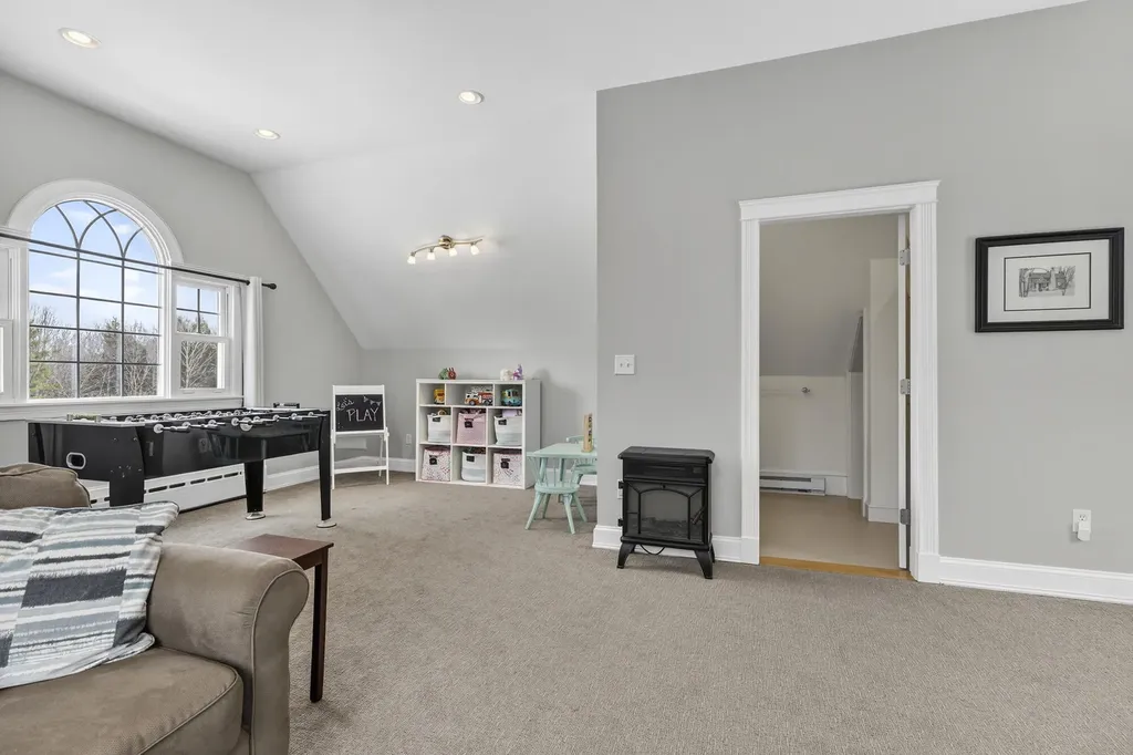 8 Martin Drive Gorham ME 04038