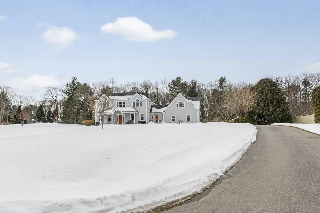 8 Martin Drive Gorham ME 04038