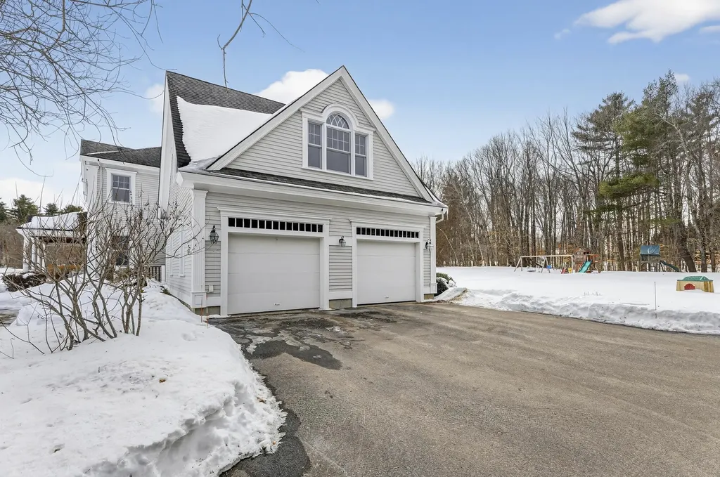8 Martin Drive Gorham ME 04038