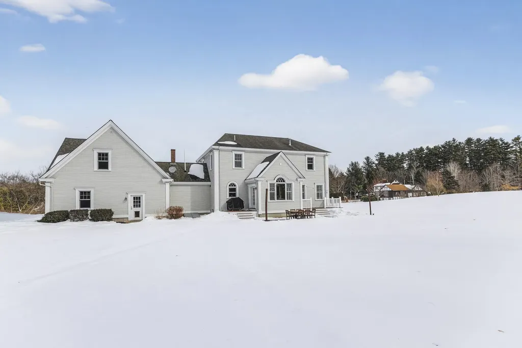 8 Martin Drive Gorham ME 04038