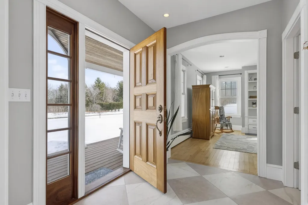 8 Martin Drive Gorham ME 04038