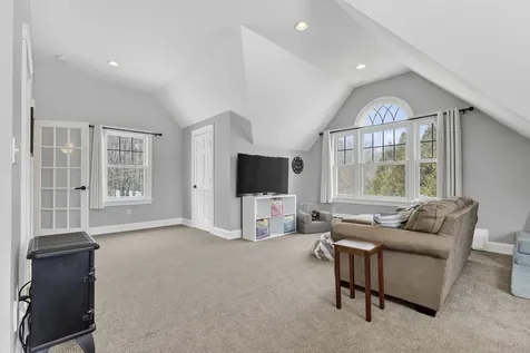 8 Martin Drive Gorham ME 04038