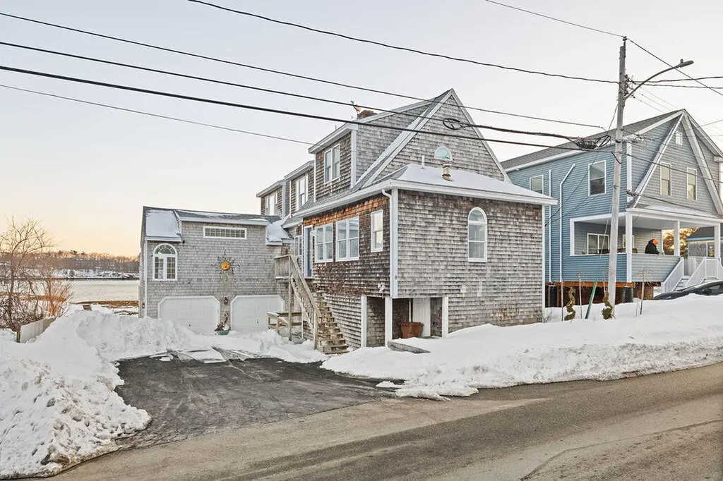 9 Riverside Avenue Saco ME 04072