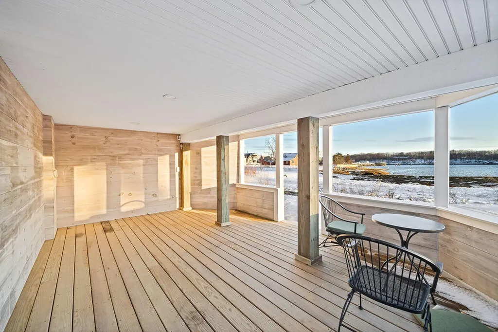 9 Riverside Avenue Saco ME 04072