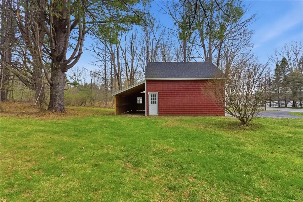 381 Cedar Grove Road Dresden ME 04342