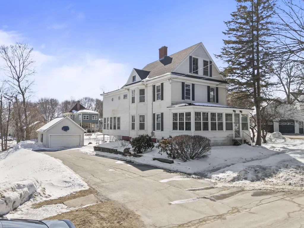 8 Prospect Street Waterville ME 04901