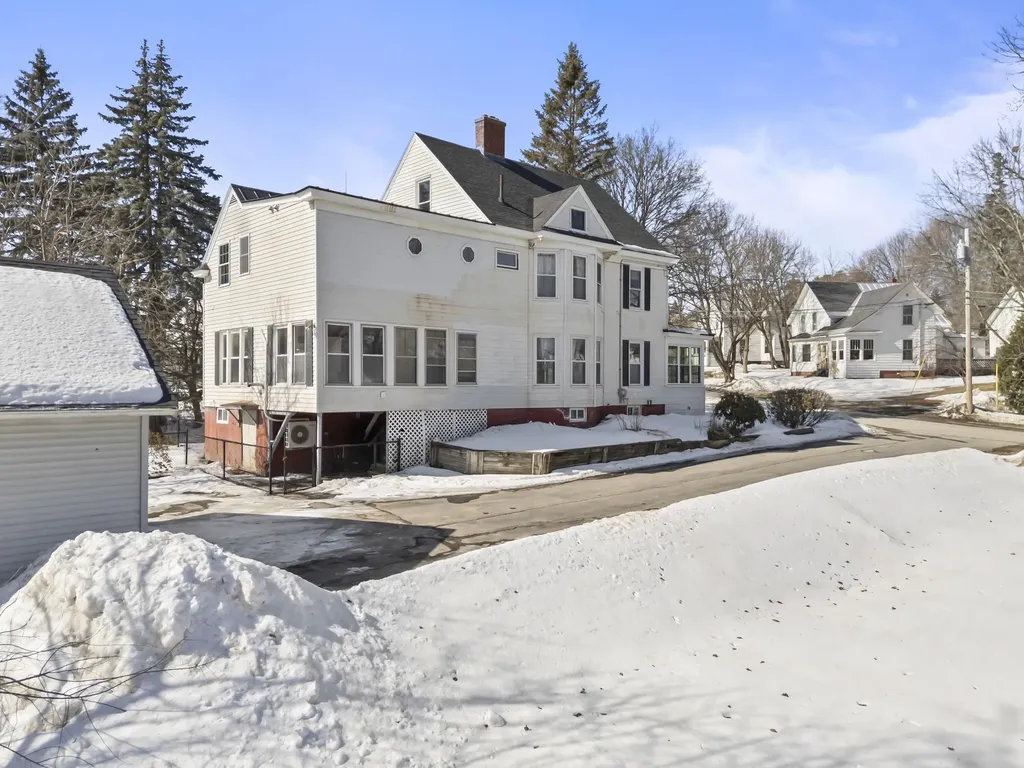 8 Prospect Street Waterville ME 04901