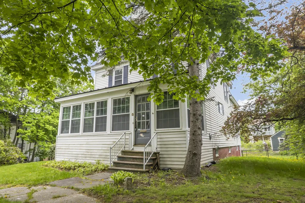8 Prospect Street Waterville ME 04901