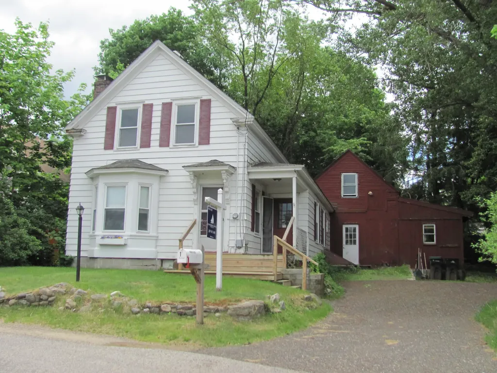 Kennebunk ME, 1 Hall Street