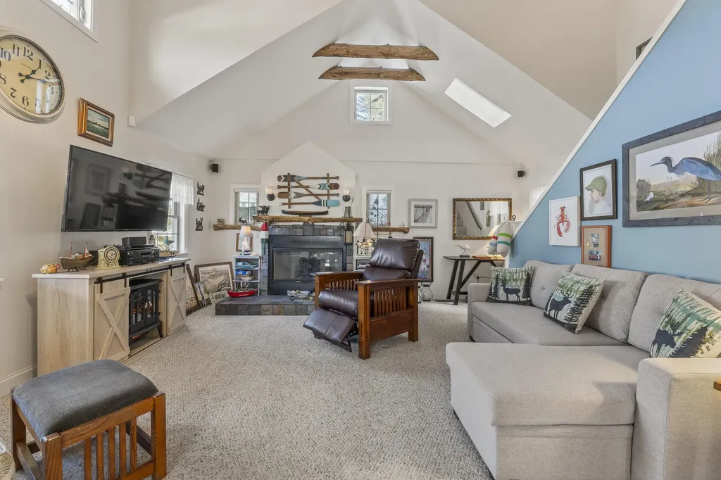 21 Lobster Cove Road Boothbay Harbor ME 04538