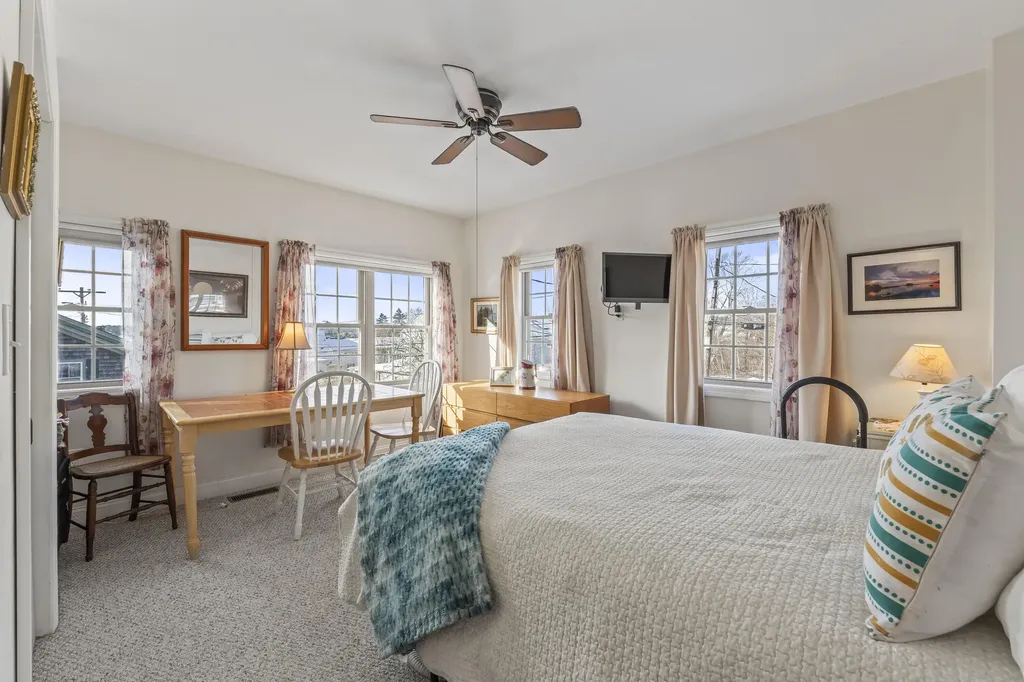 21 Lobster Cove Road Boothbay Harbor ME 04538
