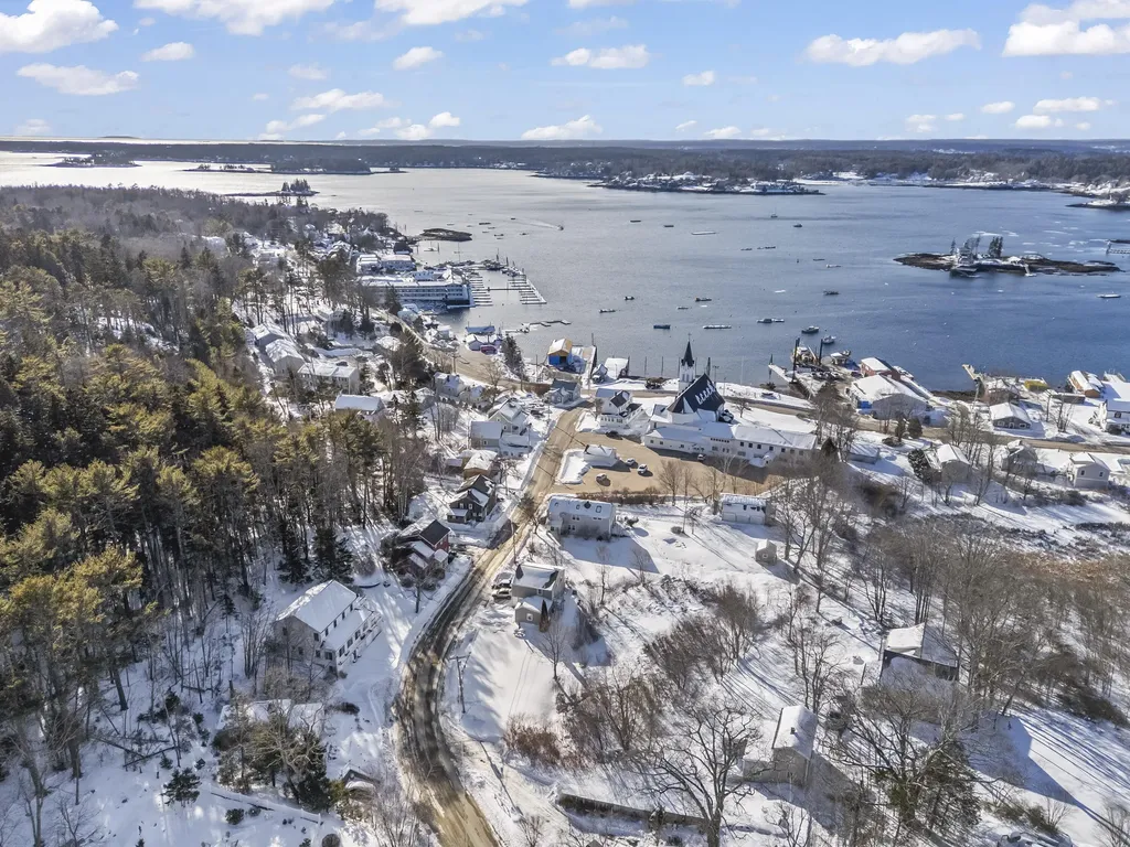 21 Lobster Cove Road Boothbay Harbor ME 04538