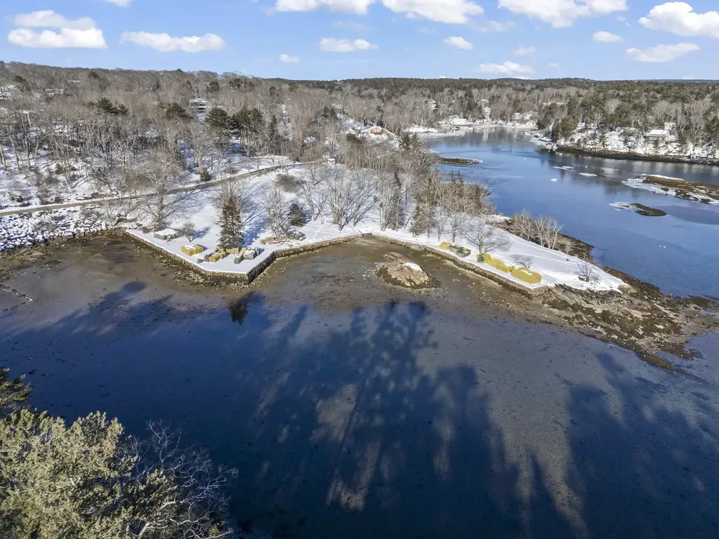 21 Lobster Cove Road Boothbay Harbor ME 04538