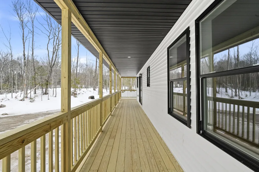 102 Noble Road Oxford ME 04270