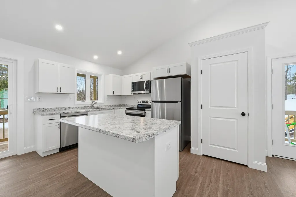 102 Noble Road Oxford ME 04270