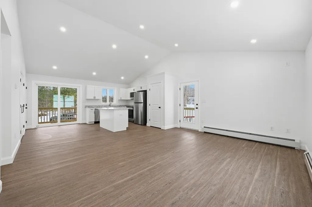102 Noble Road Oxford ME 04270