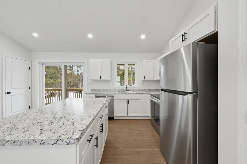 102 Noble Road Oxford ME 04270