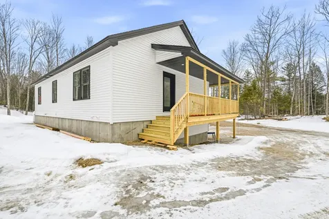 102 Noble Road Oxford ME 04270