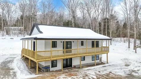 102 Noble Road Oxford ME 04270
