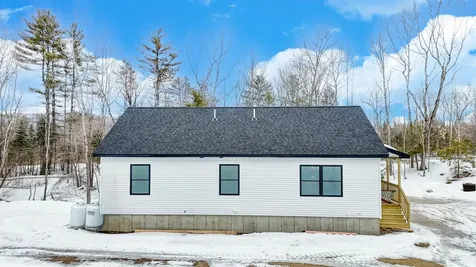102 Noble Road Oxford ME 04270