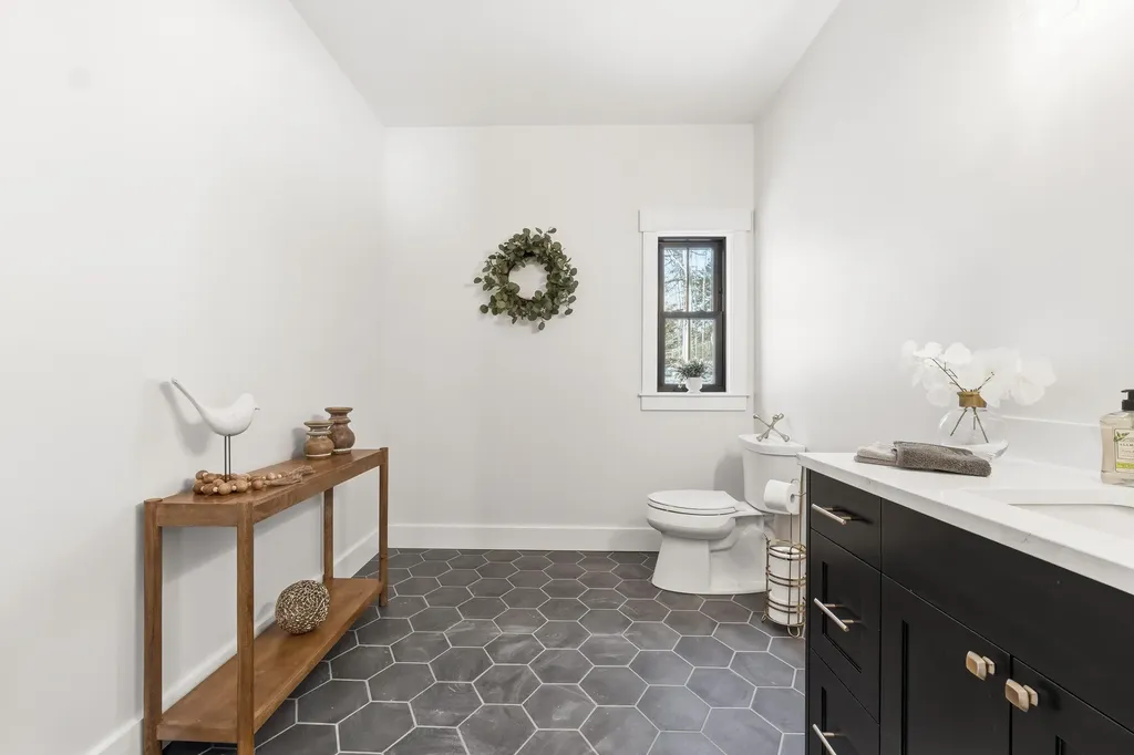 16 Piper Farm Road Brunswick ME 04011