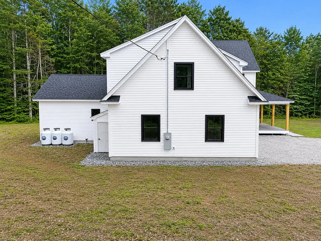 16 Piper Farm Road Brunswick ME 04011