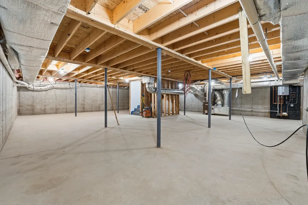 16 Piper Farm Road Brunswick ME 04011