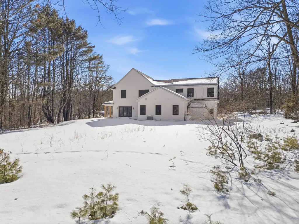 16 Piper Farm Road Brunswick ME 04011