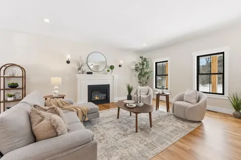 16 Piper Farm Road Brunswick ME 04011