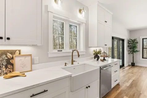 16 Piper Farm Road Brunswick ME 04011