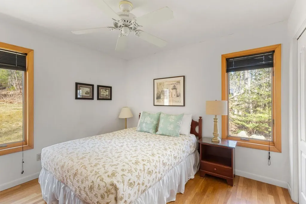 15 Eds Road Camden ME 04843