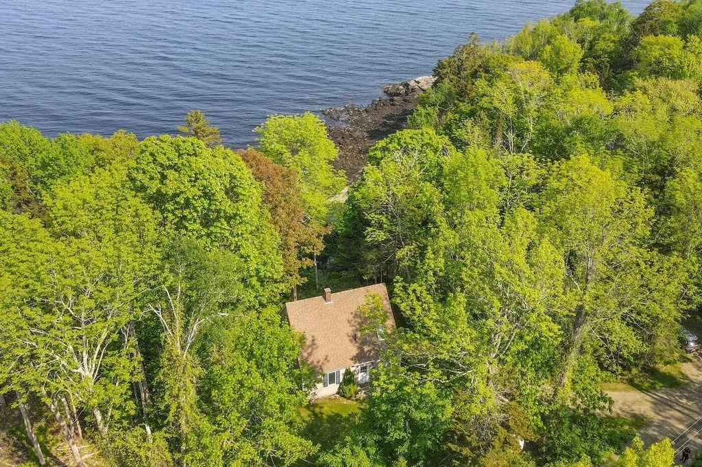 15 Eds Road Camden ME 04843