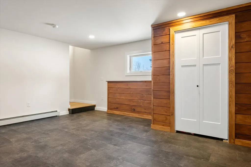 1431 Kennebec Road Hampden ME 04444