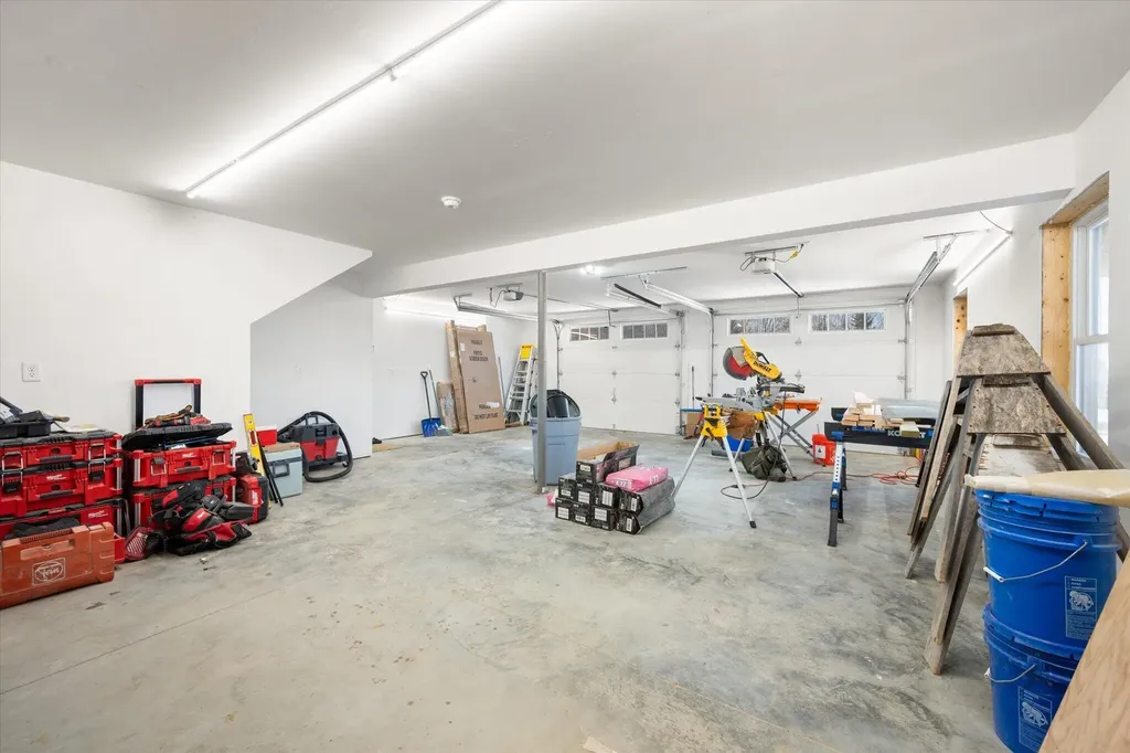 1431 Kennebec Road Hampden ME 04444