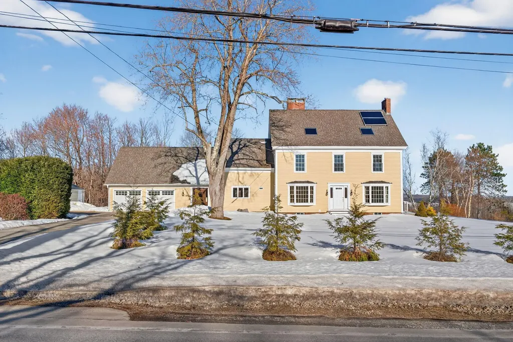 525 W Auburn Road Auburn ME 04210