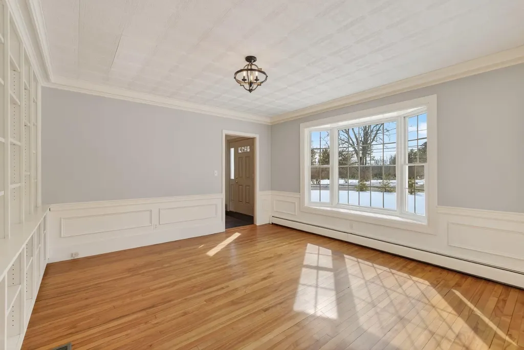 525 W Auburn Road Auburn ME 04210