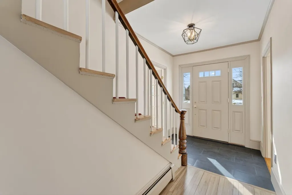525 W Auburn Road Auburn ME 04210